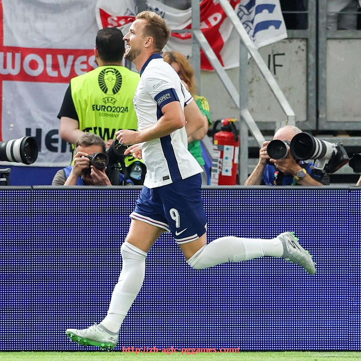 PG模拟器官方网站-2024年巴黎奥运会男篮赛场上的主要竞争者和美国队名单分析