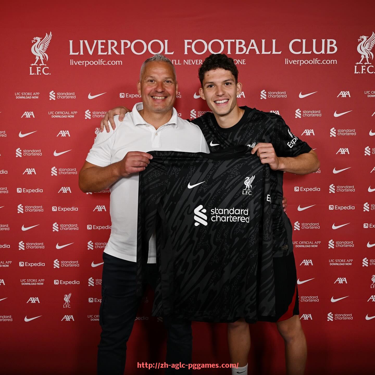 PG模拟器官方网站-法甲球员晋升路径分析及其体育竞技发展机制