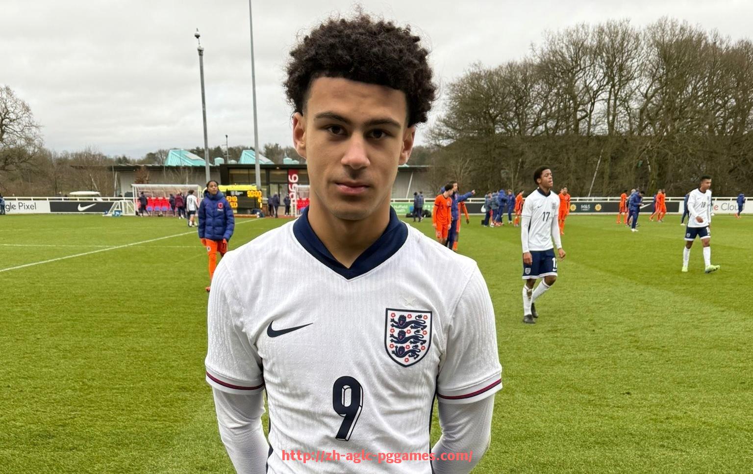 PG模拟器官方网站-世俱杯历届赛事进球率统计及进攻效率变化分析